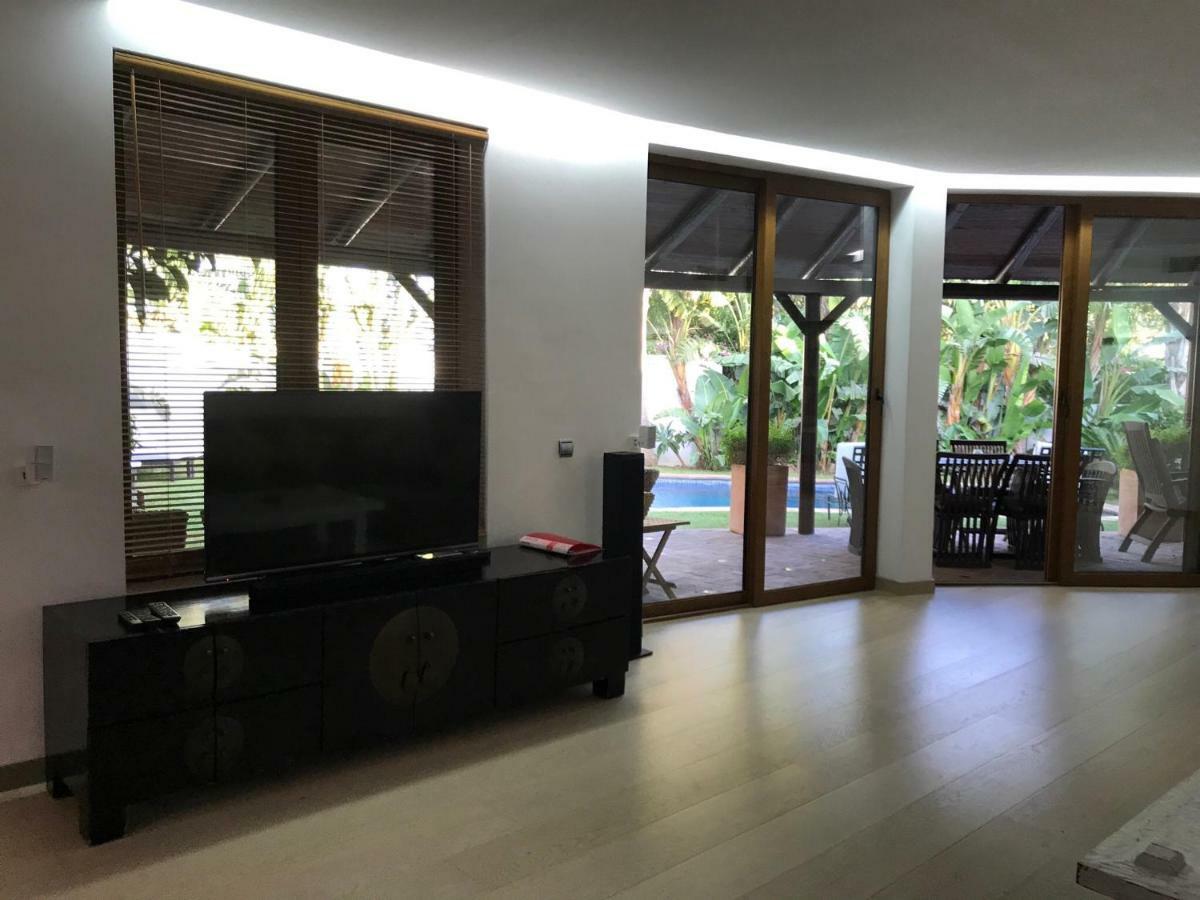 Villa With Heated Pool And Jacuzzi Close To Puerto Banus And Beach Estepona Dış mekan fotoğraf